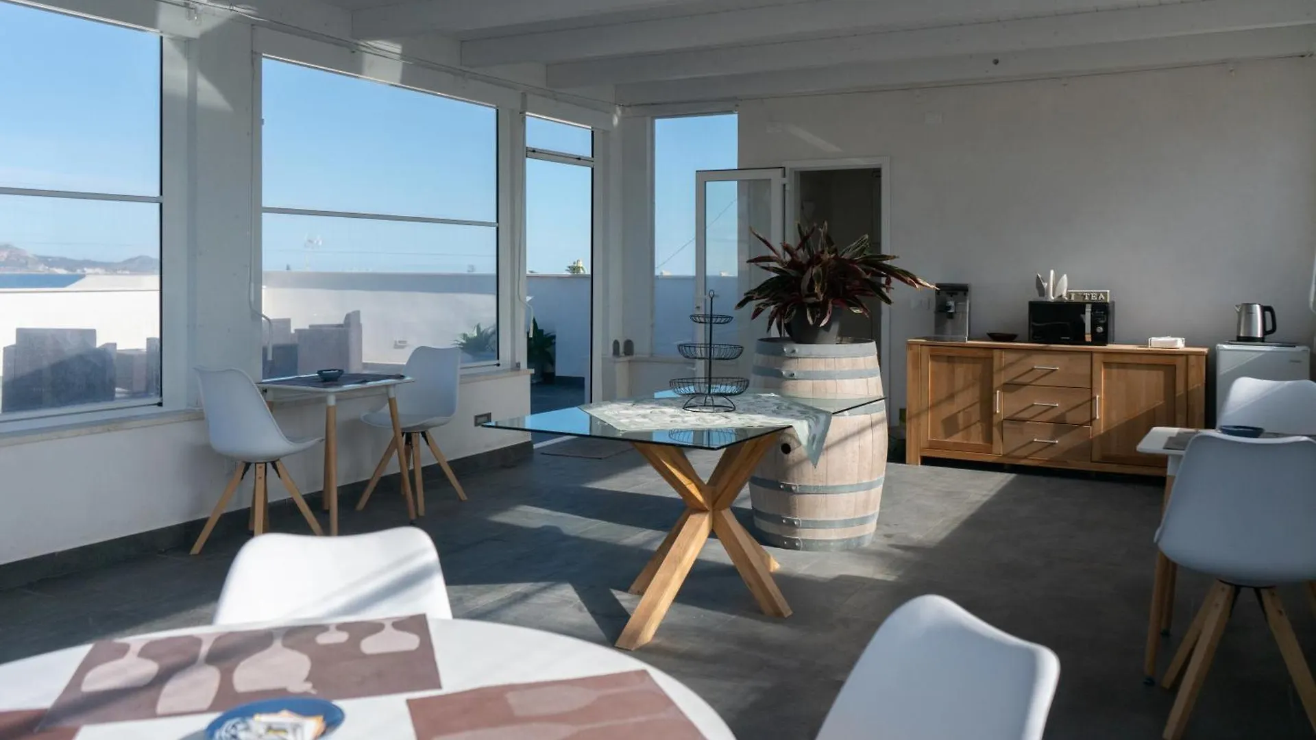 Ponente & Maestro Rooms Favignana 0*,  Italie