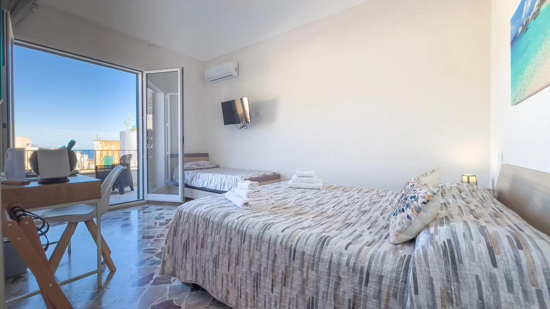 Bed & Breakfast Ponente & Maestro Rooms Favignana