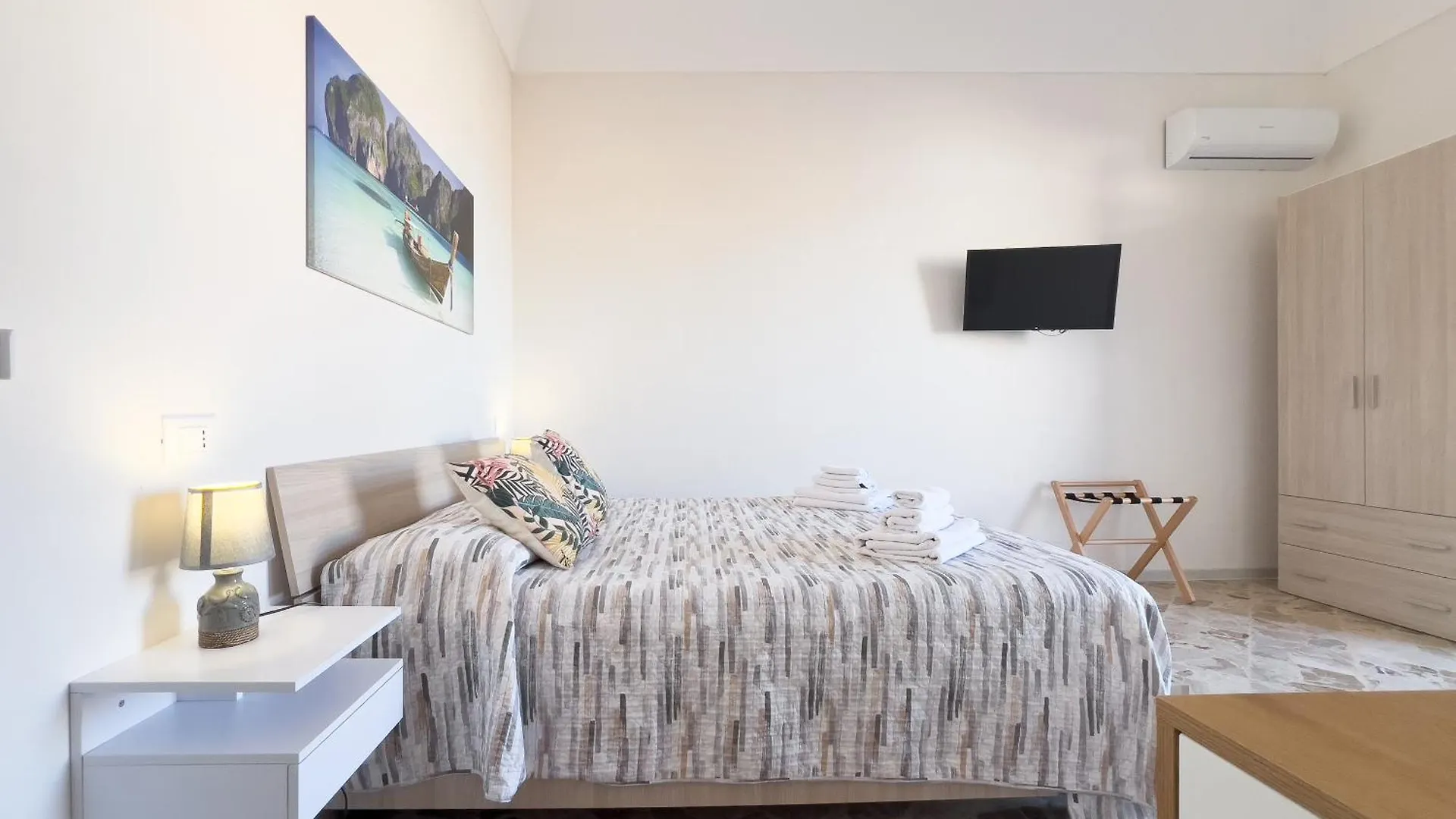Ponente & Maestro Rooms Favignana 0*,